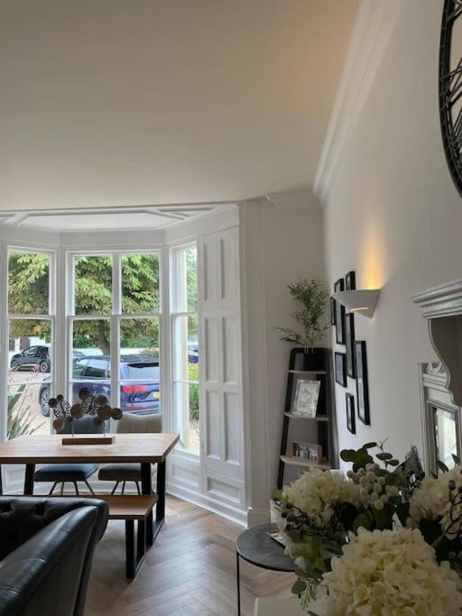 Whitehall, Thomas Turnbull Flat 3 Beautiful Apartment In Georgian House วิทบี ภายนอก รูปภาพ