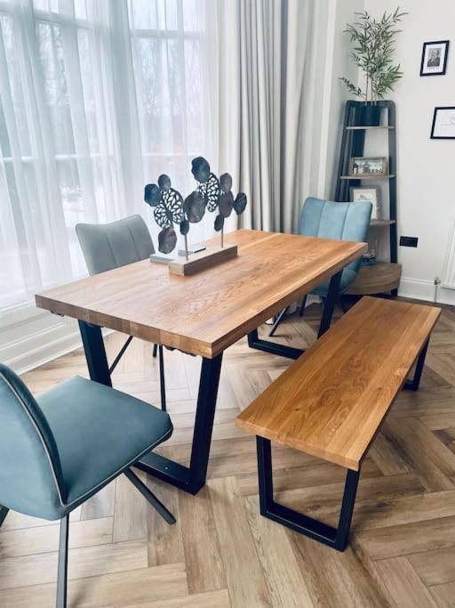 Whitehall, Thomas Turnbull Flat 3 Beautiful Apartment In Georgian House วิทบี ภายนอก รูปภาพ