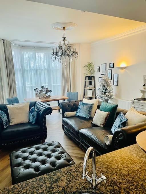 Whitehall, Thomas Turnbull Flat 3 Beautiful Apartment In Georgian House วิทบี ภายนอก รูปภาพ